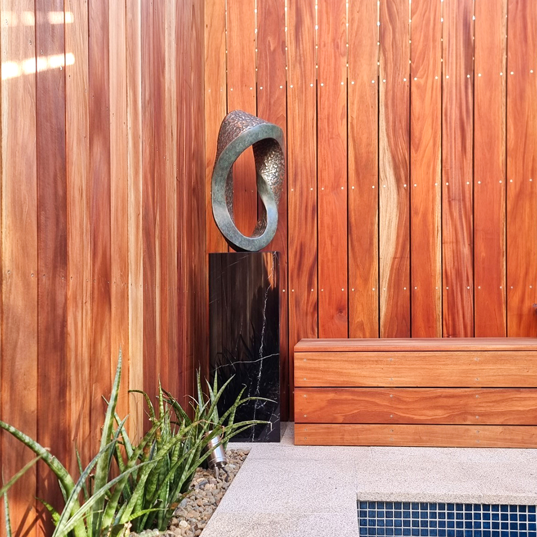 Mobius Curve – bronze sculpture Mobius Curve – bronze sculpture