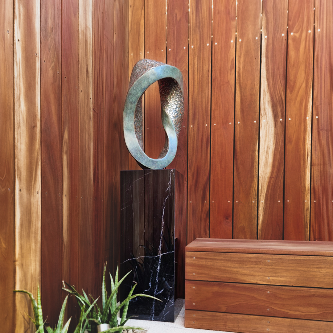 Mobius Curve – bronze sculpture Mobius Curve – bronze sculpture