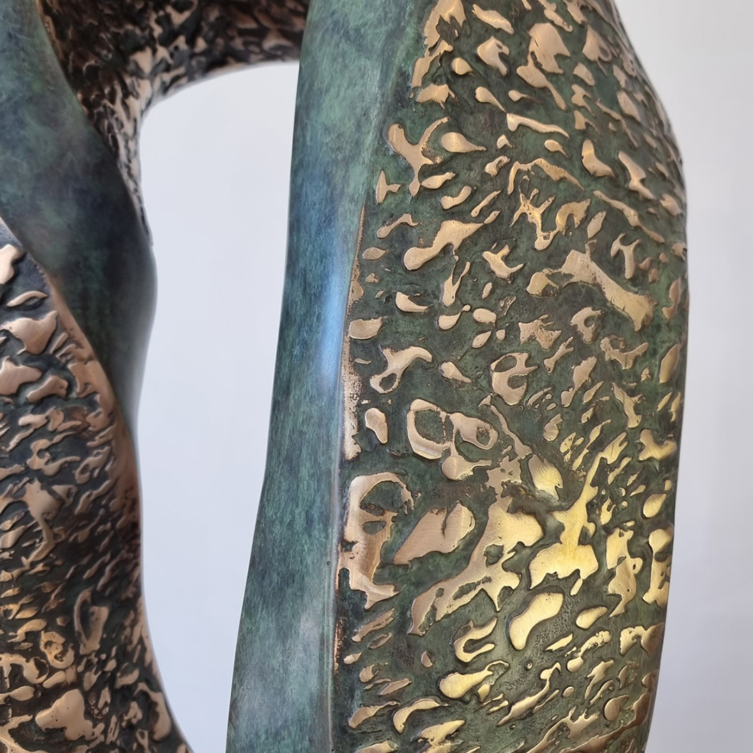 Mobius Curve – bronze sculpture Mobius Curve – bronze sculpture