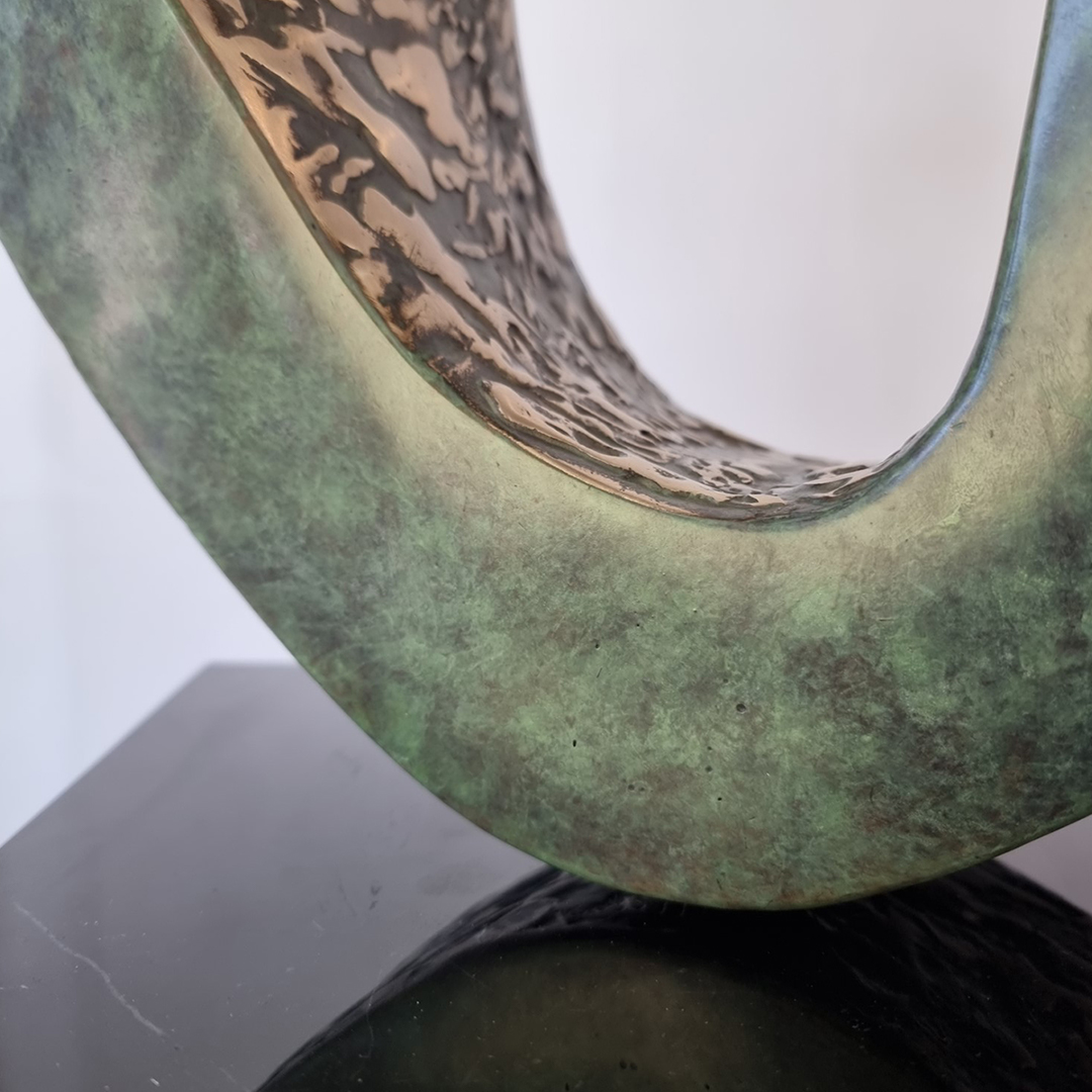 Mobius Curve – bronze sculpture Mobius Curve – bronze sculpture
